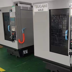 兩臺(tái)立式加工中心客戶(hù)交付現(xiàn)場(chǎng)